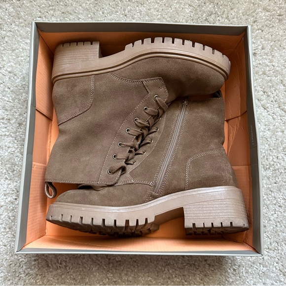 Crown Vintage Combat Boot - Picture 1 of 6